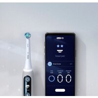 Oral-B iO 8n (черный, 2 насадки) Image #8