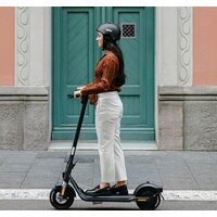 Ninebot Kickscooter F2 Image #8